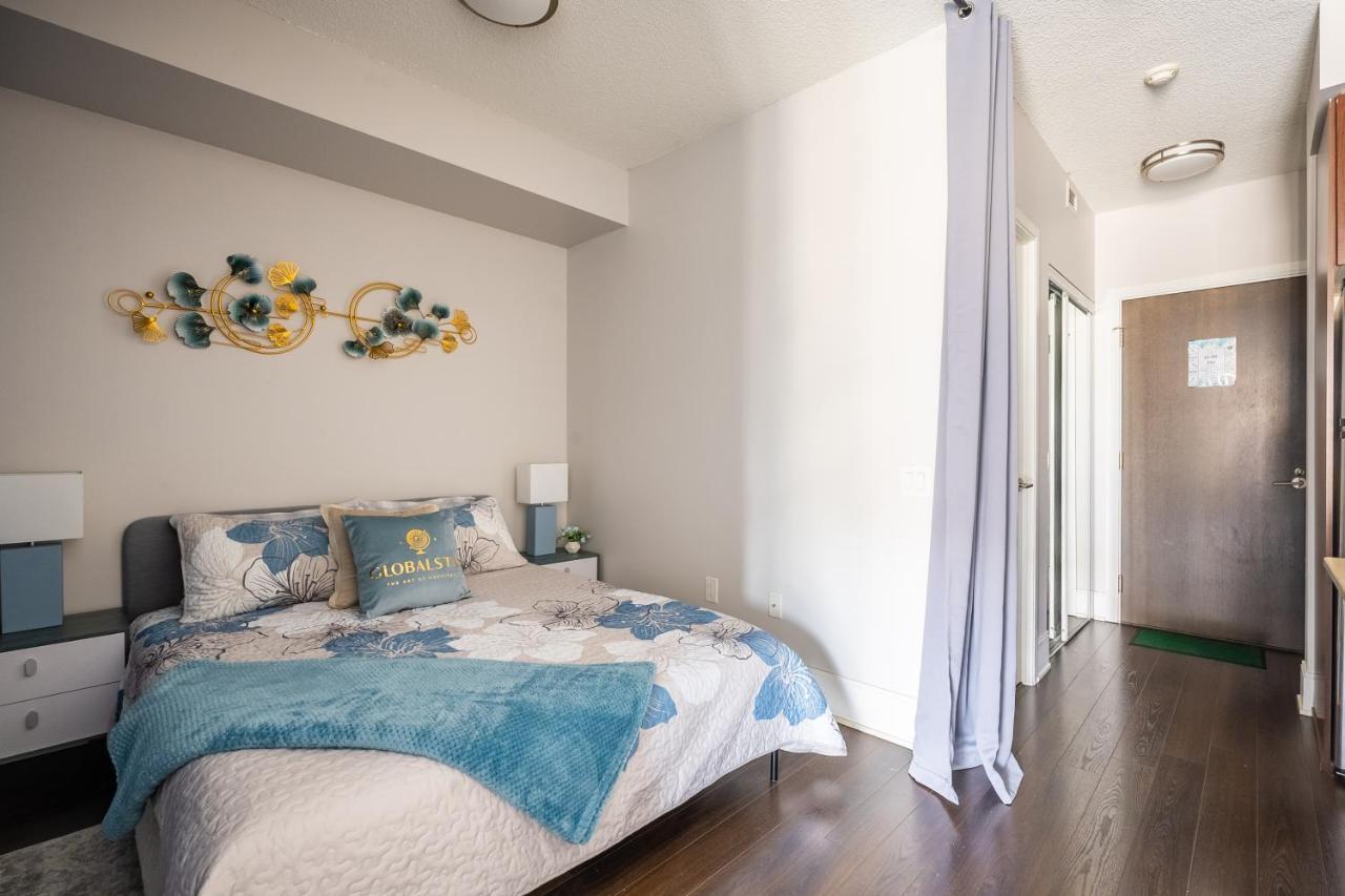 Beautiful Condos In The Heart Of Downtown By Globalstay 토론토 외부 사진