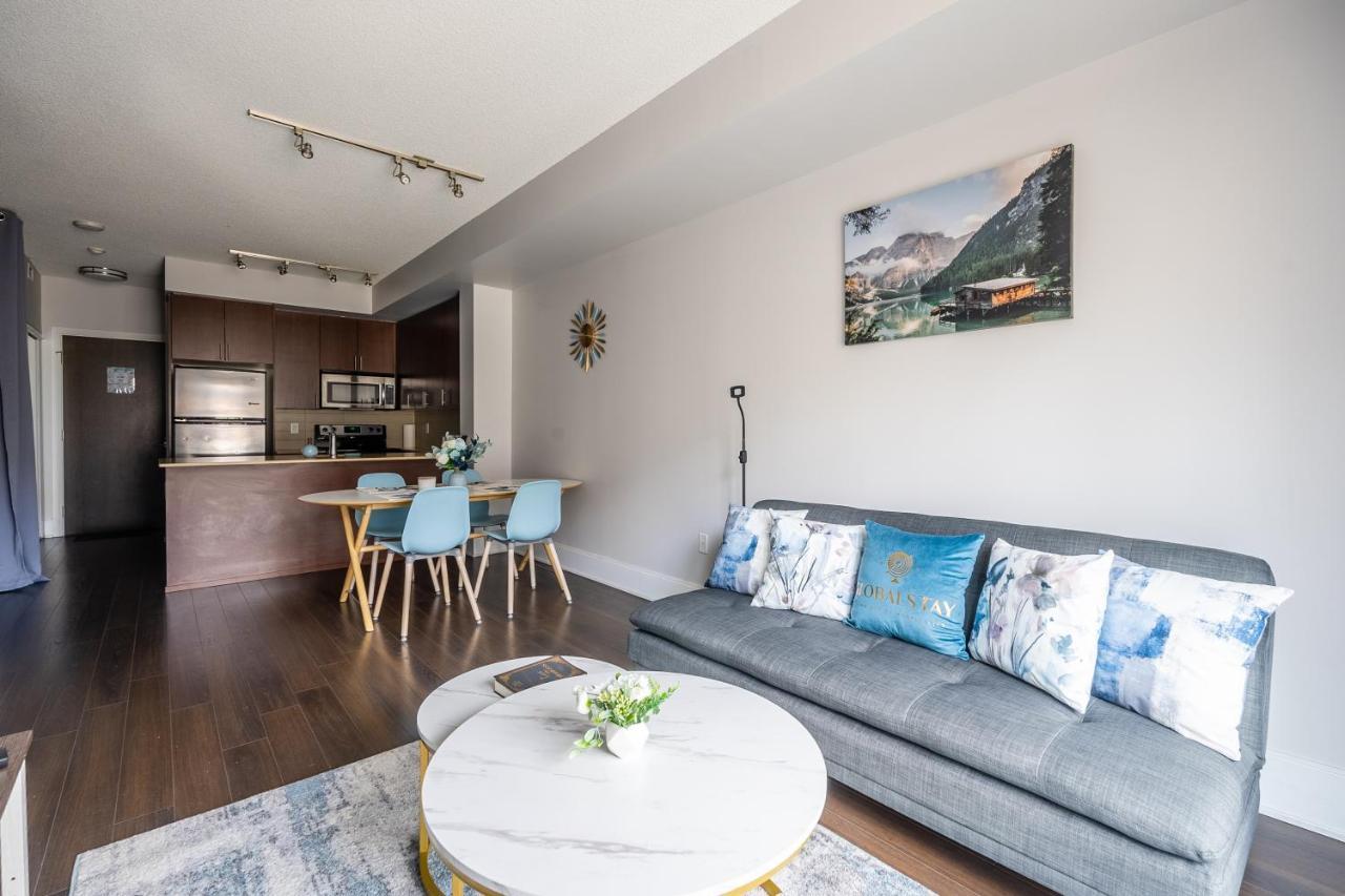 Beautiful Condos In The Heart Of Downtown By Globalstay 토론토 외부 사진